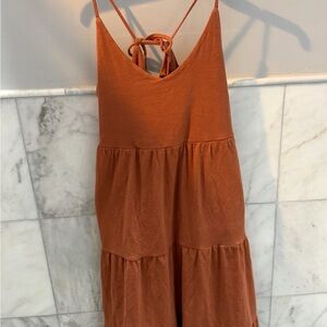 Old Navy tiered midi dress rust tan color medium